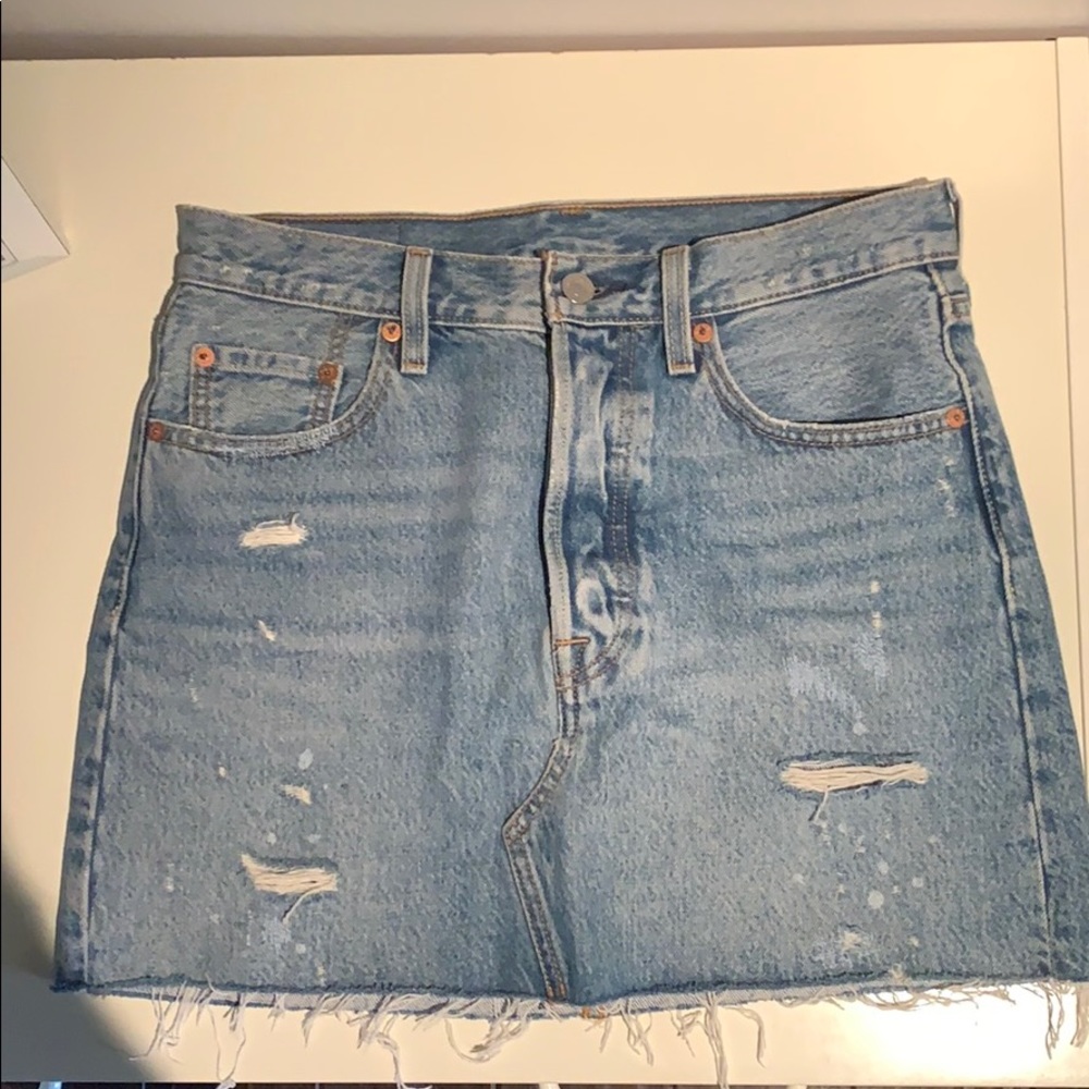 Levis distressed denim skirt